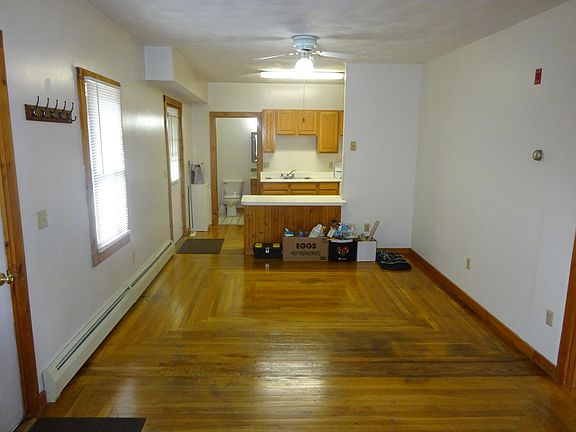 3rd image of 733 Main St #B