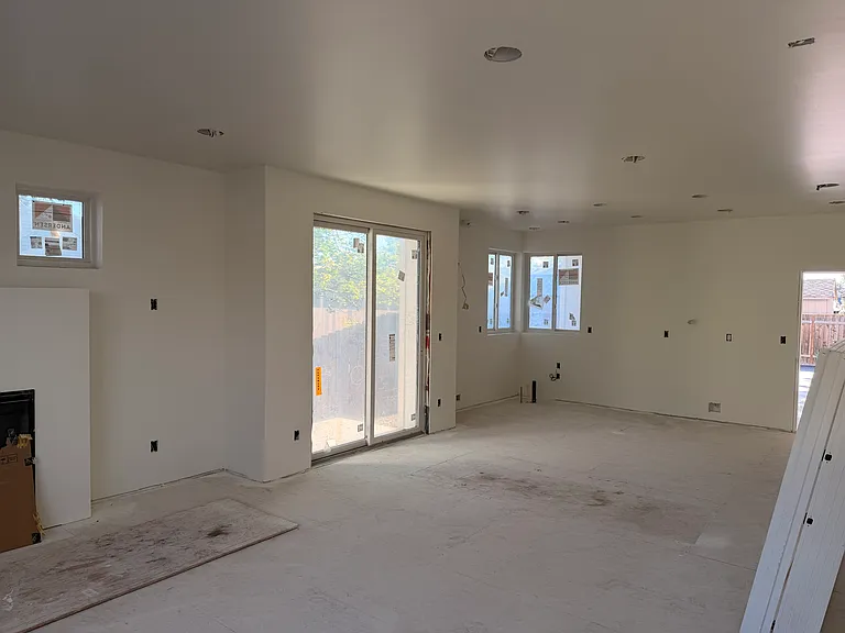 122 N Locust St #3 — Photo 1