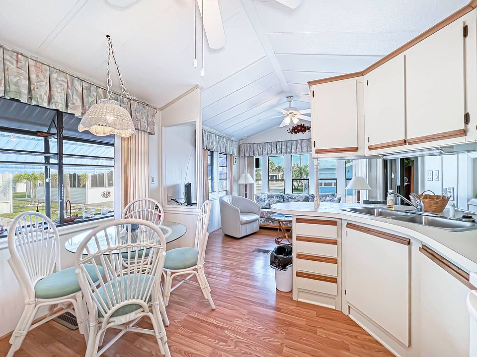 1st image of 779 Sombrero Ln