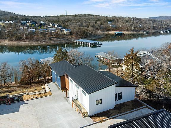 3rd image of 47 Old Oak Hill Drive #31