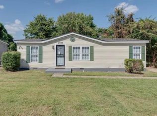 2956 Lake Park Rd, Memphis, TN 38127