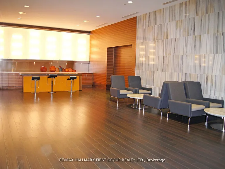 125 Village Green Sq #1409 — Photo 32