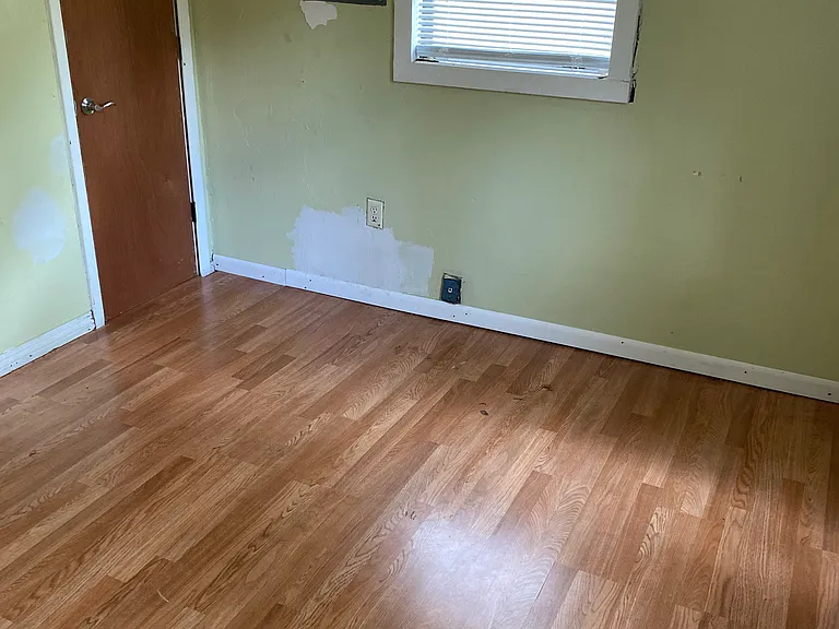 425 Ross Rd — Photo 6