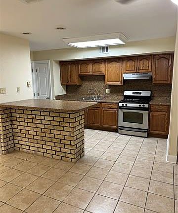 3rd image of 1516 Homer St