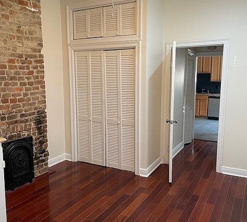 4th image of 218 Audubon St