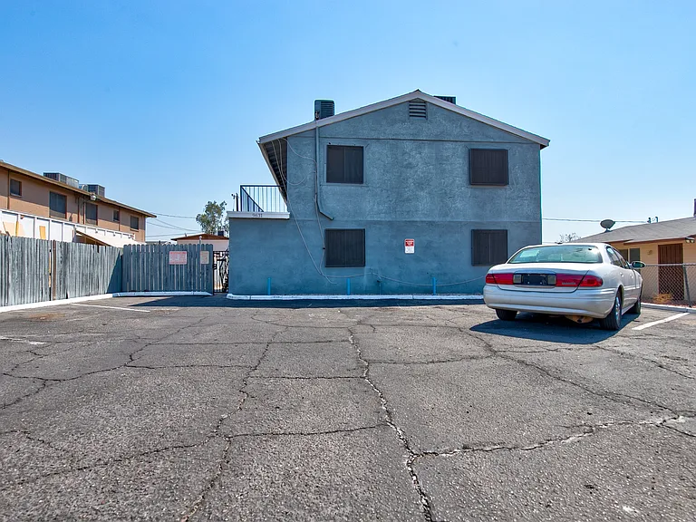 9631 N 12th Ave #201 — Photo 15