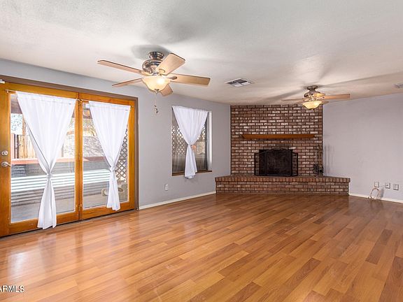 4th image of 1139 E Avenida Fresca