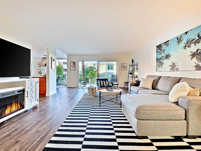 2915 Lawrence St #9 — Photo 3