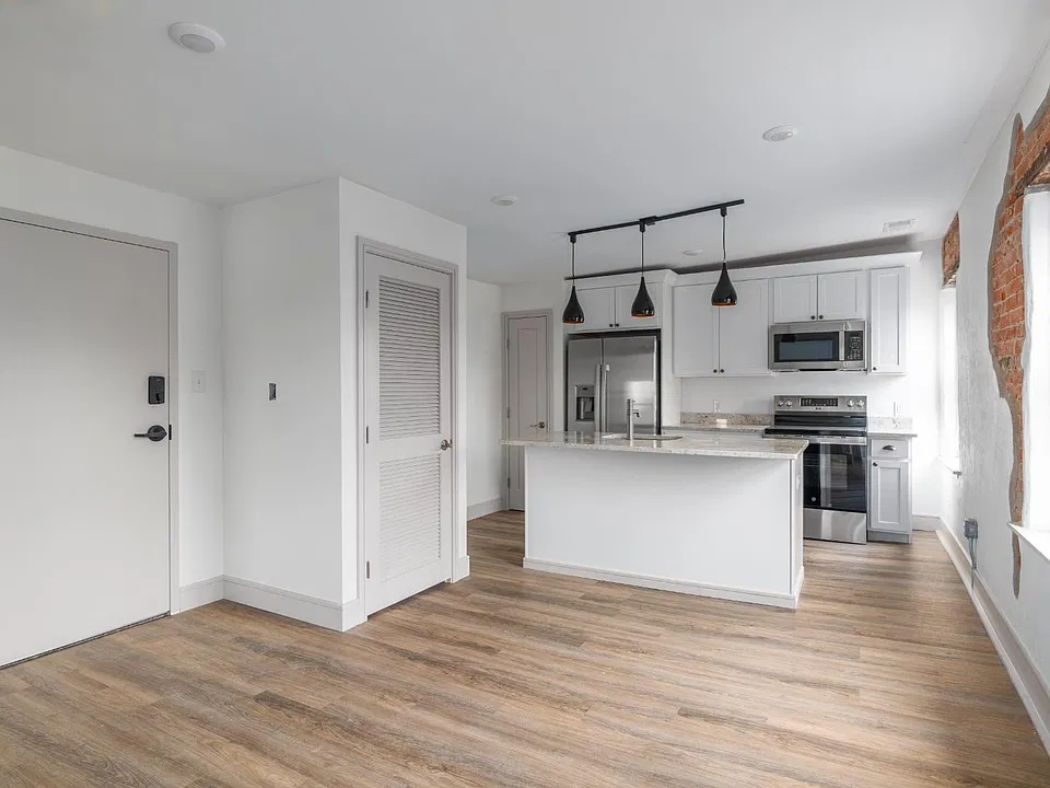 103 S Main St #301