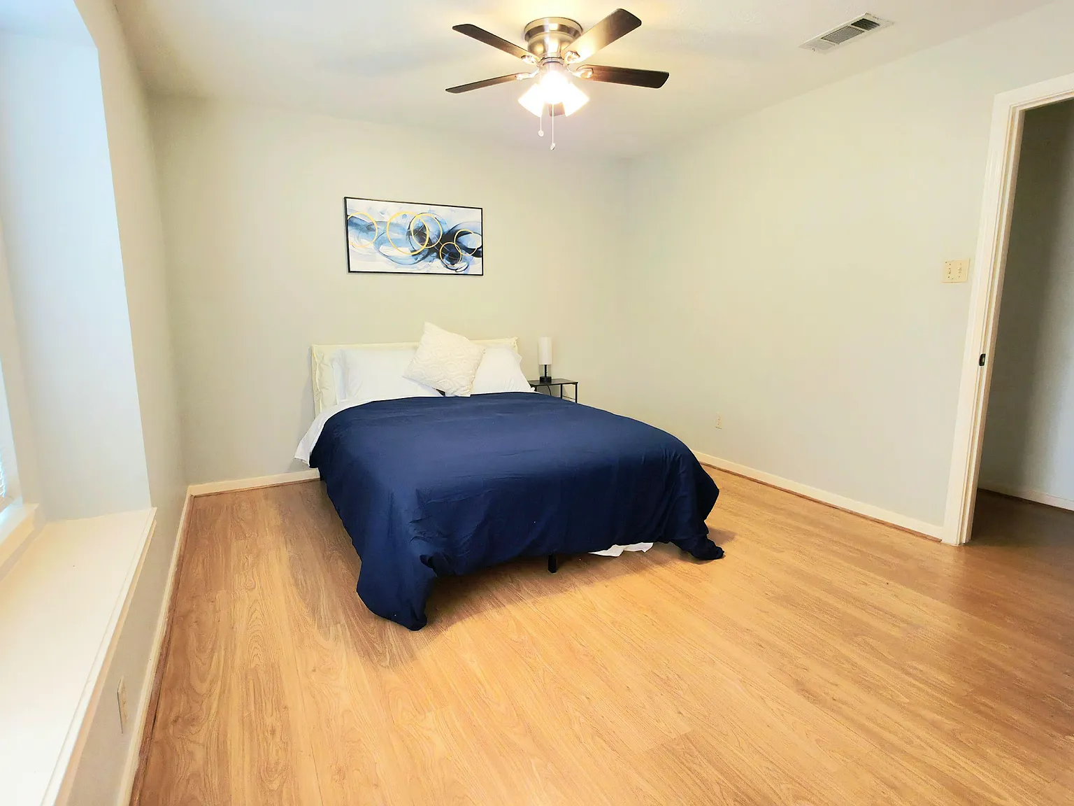 4 bed, 3.0 bath, 2600 sqft, $767 — Photo 3