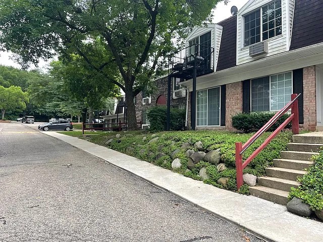 Stone Ridge Apartments — Photo 6