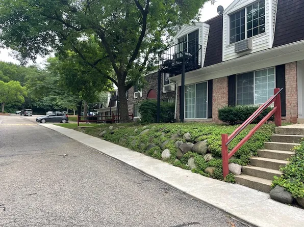Stone Ridge Apartments