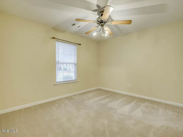 301 Beech Ln — Photo 31