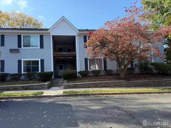 73 Eton Way, Somerset, NJ 08873