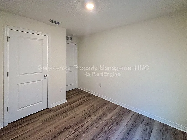 1906 Blue Stream St — Photo 10