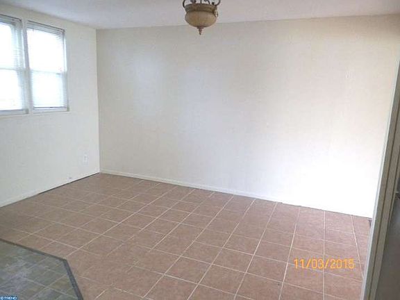 5th image of 7527 Elmwood Ave