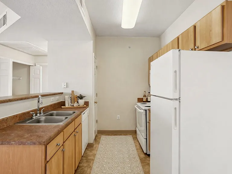 Stetson Meadows Apartments — Photo 16