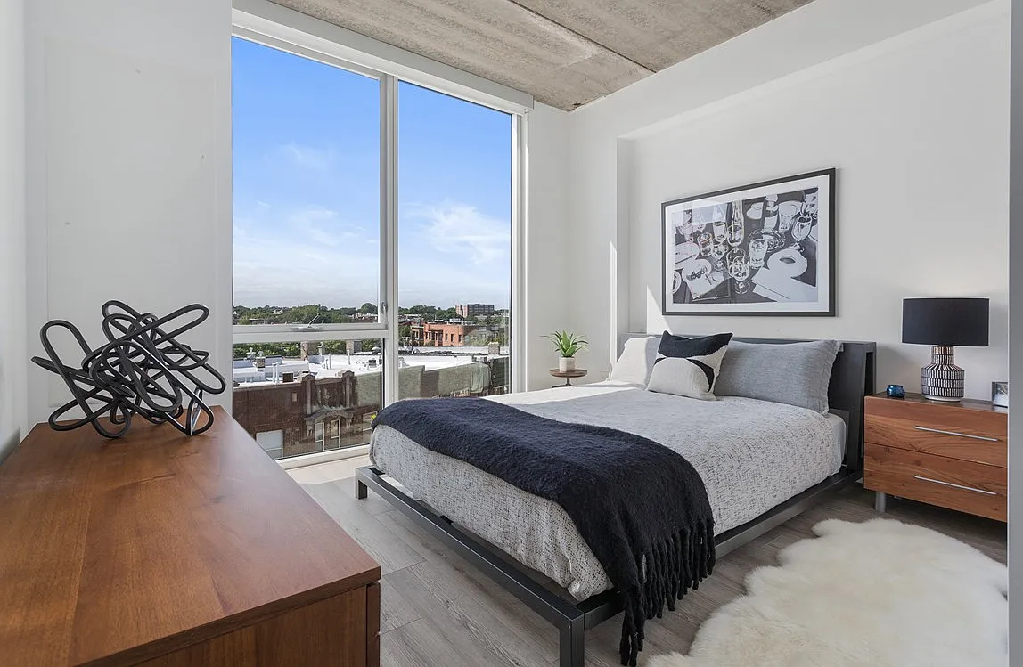 3 bed, 1310 sqft, $4,679 — Photo 4