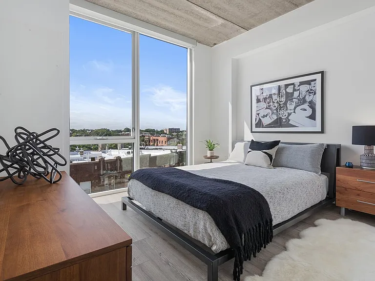 730 W Sheridan Rd #712 — Photo 4