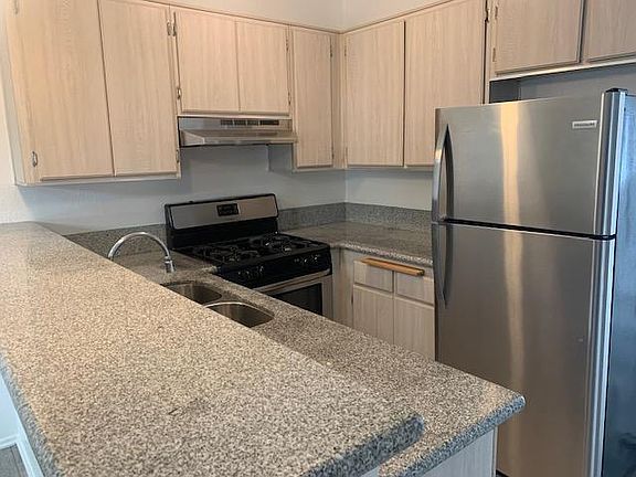 4th image of 210 N Avenue 55 #213