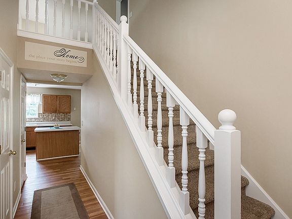 3rd image of 31 W Woodsage Ct