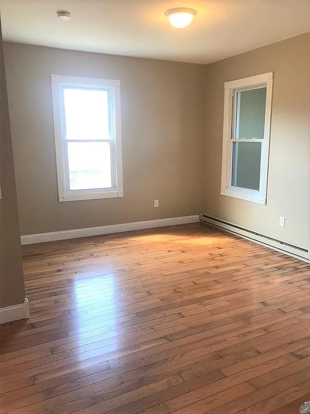 2 bed, 750 sqft, $1,900 — Photo 2