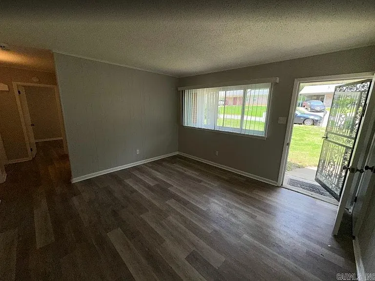 7409 Skylark Dr — Photo 3