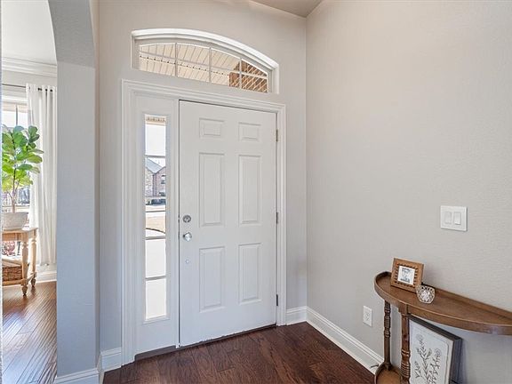 4th image of 2402 Riverfront Ln