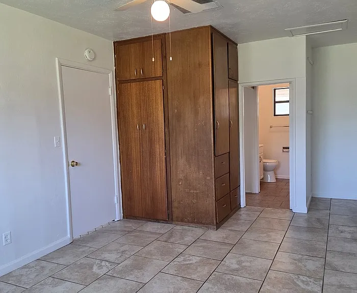 319 S Hobson — Photo 8