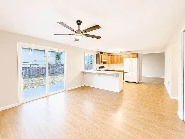 275 Hillshire Dr — Photo 9