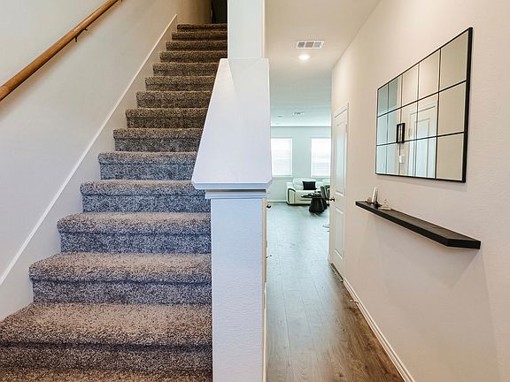 2nd image of 537 Azalea Rd