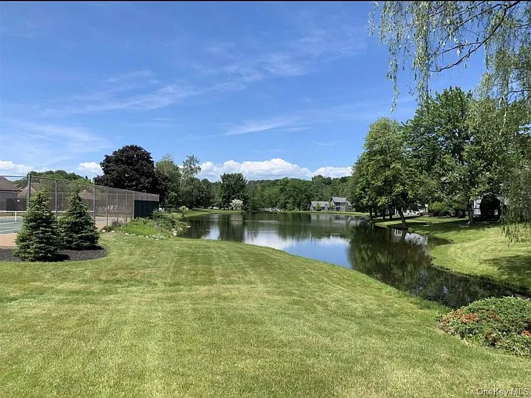 15 Pond Dr W — Photo 13
