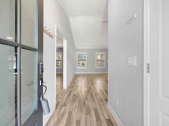 2nd image of 101 Linden Rd