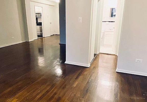 4th image of 320 W 56th St APT 5A