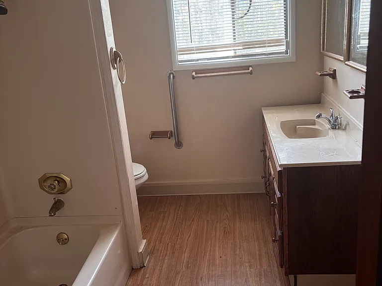 5353 SE Cesar E Chavez Blvd — Photo 4