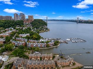 22 Vela Way, Edgewater, NJ 07020