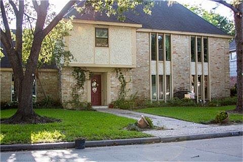 2nd image of 406 Rennie Dr