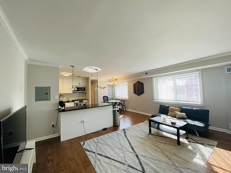 1221 N Quinn St #1 — Photo 6