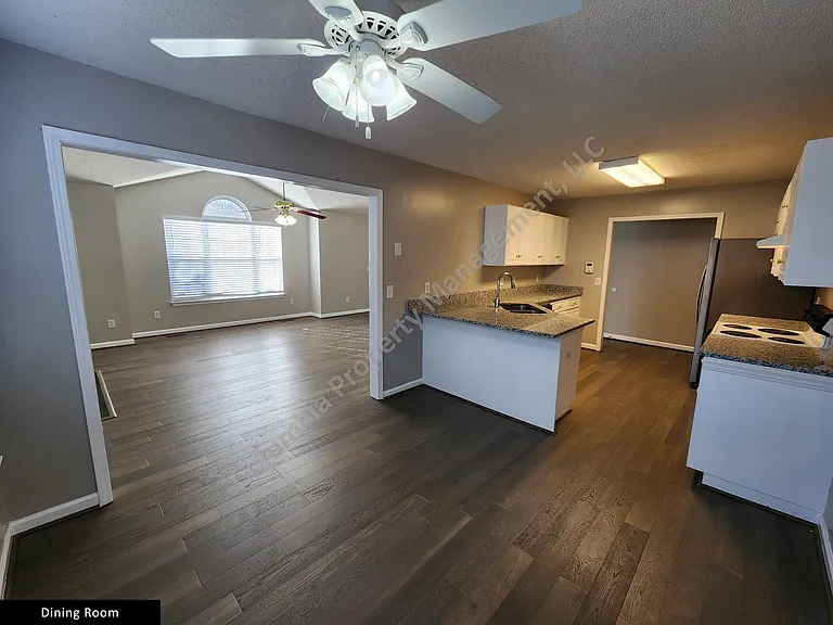 308 N Lake Pointe Dr — Photo 11