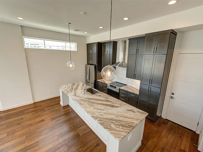 2418 Gray St — Photo 14