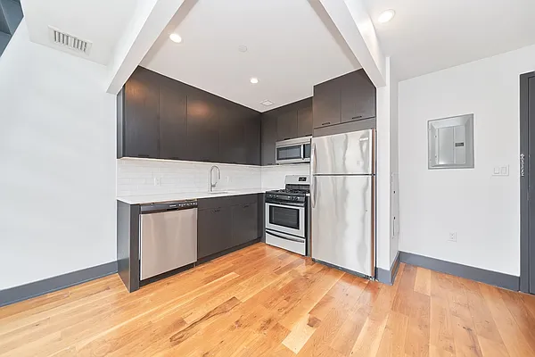 Rented by Living New York | media 7