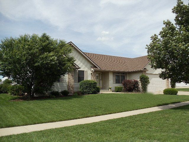 1st image of 323 E Maplewood Dr