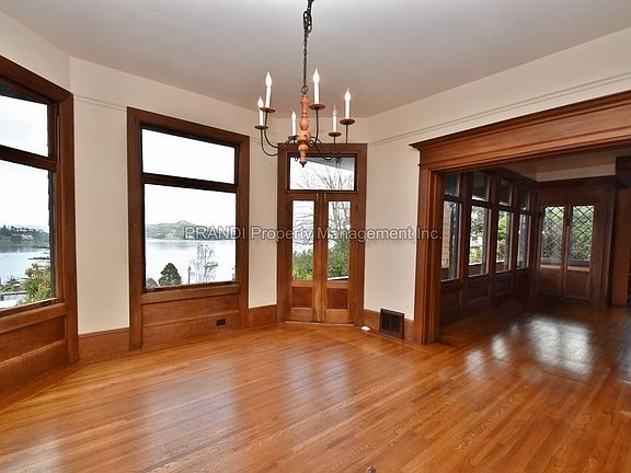 3rd image of 134 San Carlos Ave