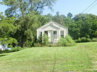 214 S 15th Ave W, Newton, IA 50208