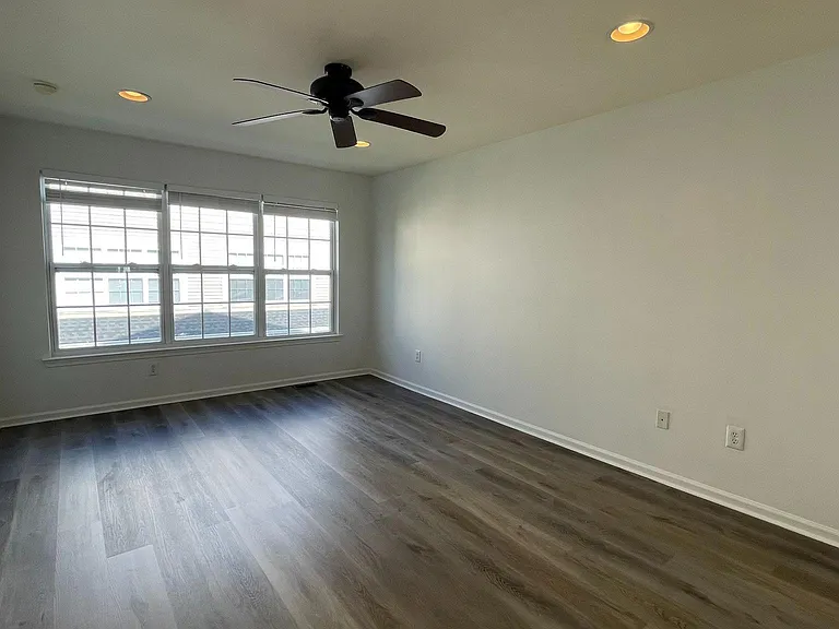 5905 Baltimore Dr — Photo 15