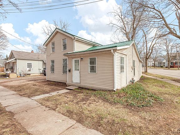 4th image of 206 Ormsby St