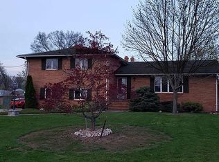 50 Henderson Rd, Kendall Park, NJ 08824