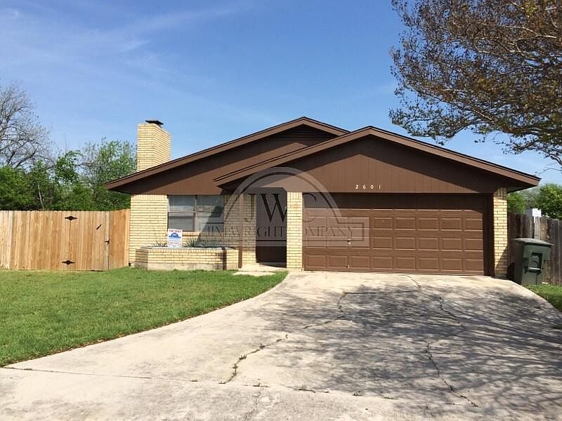 1st image of 2601 Lorraine Cir
