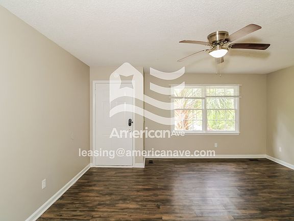 1581_003_wm_-_living_room_13099325.jpg