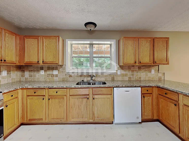 253 Woodcreek Way — Photo 4